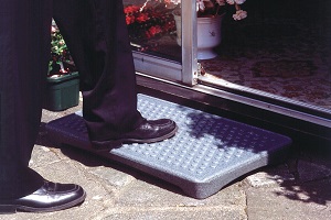 derby-half-step